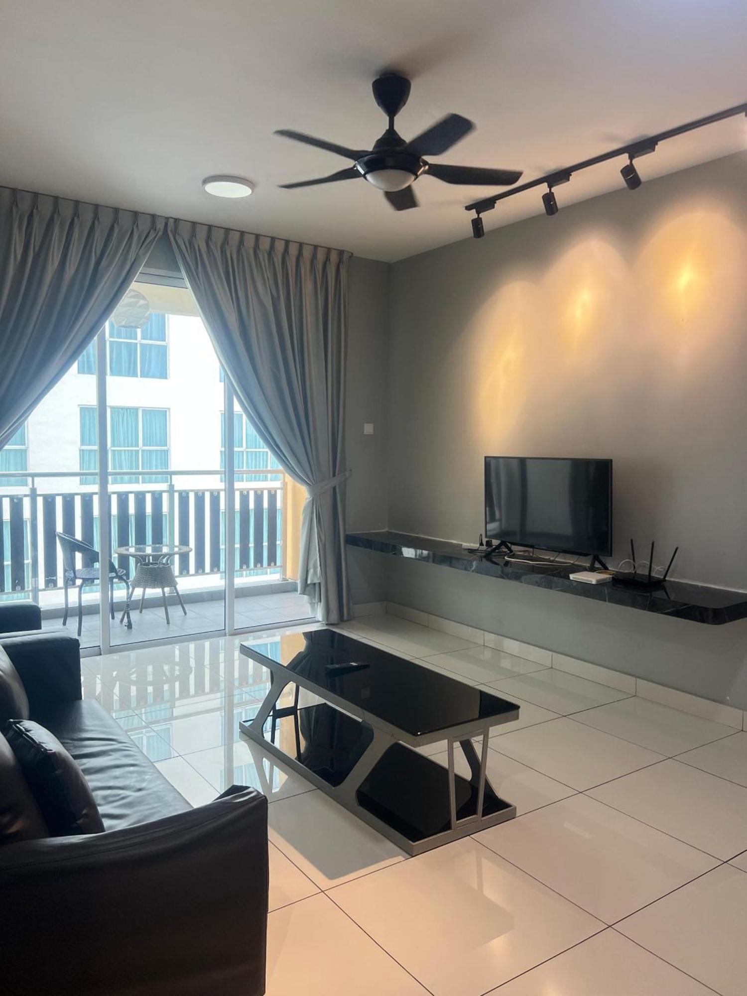 Residences At Daya By Sr Home Johor Bahru Exteriör bild